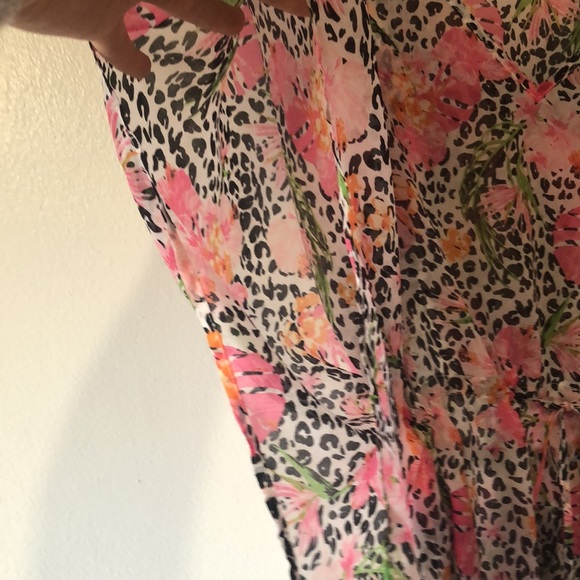 2/$20 Sale Simply Noelle Sheer Pink/Black Flowered Cover Up or Tunic S/M - Picture 3 of 5